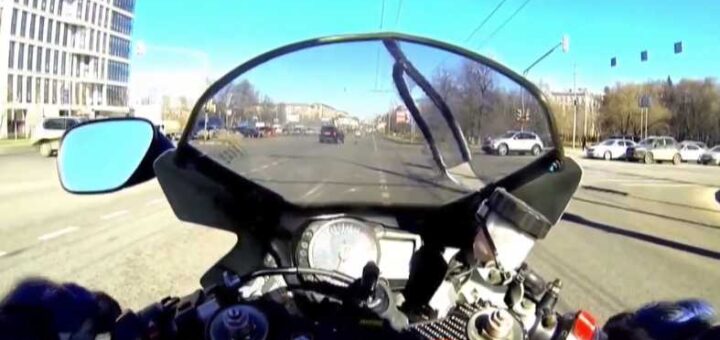 motociclista se da mal no transito