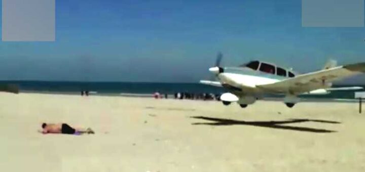 aviao quase atropela turista